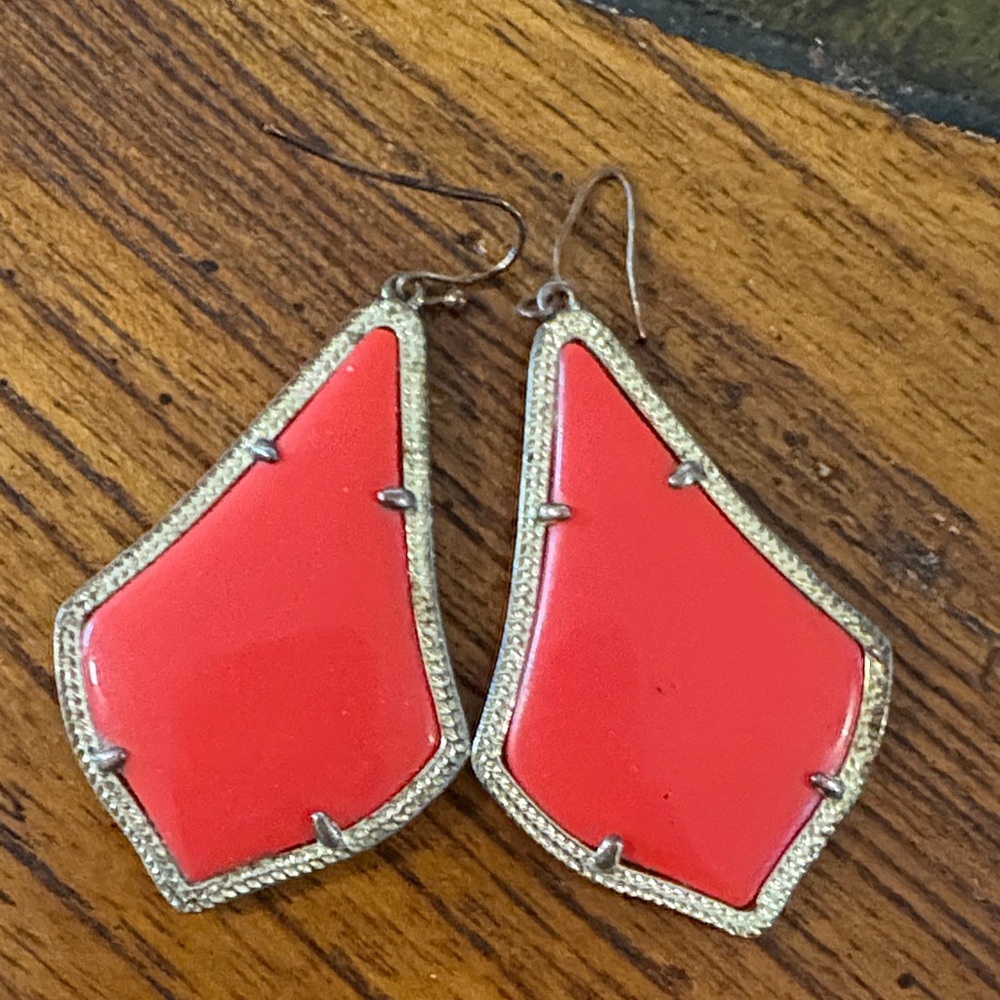Kendra Scott Coral and Gold Earrings